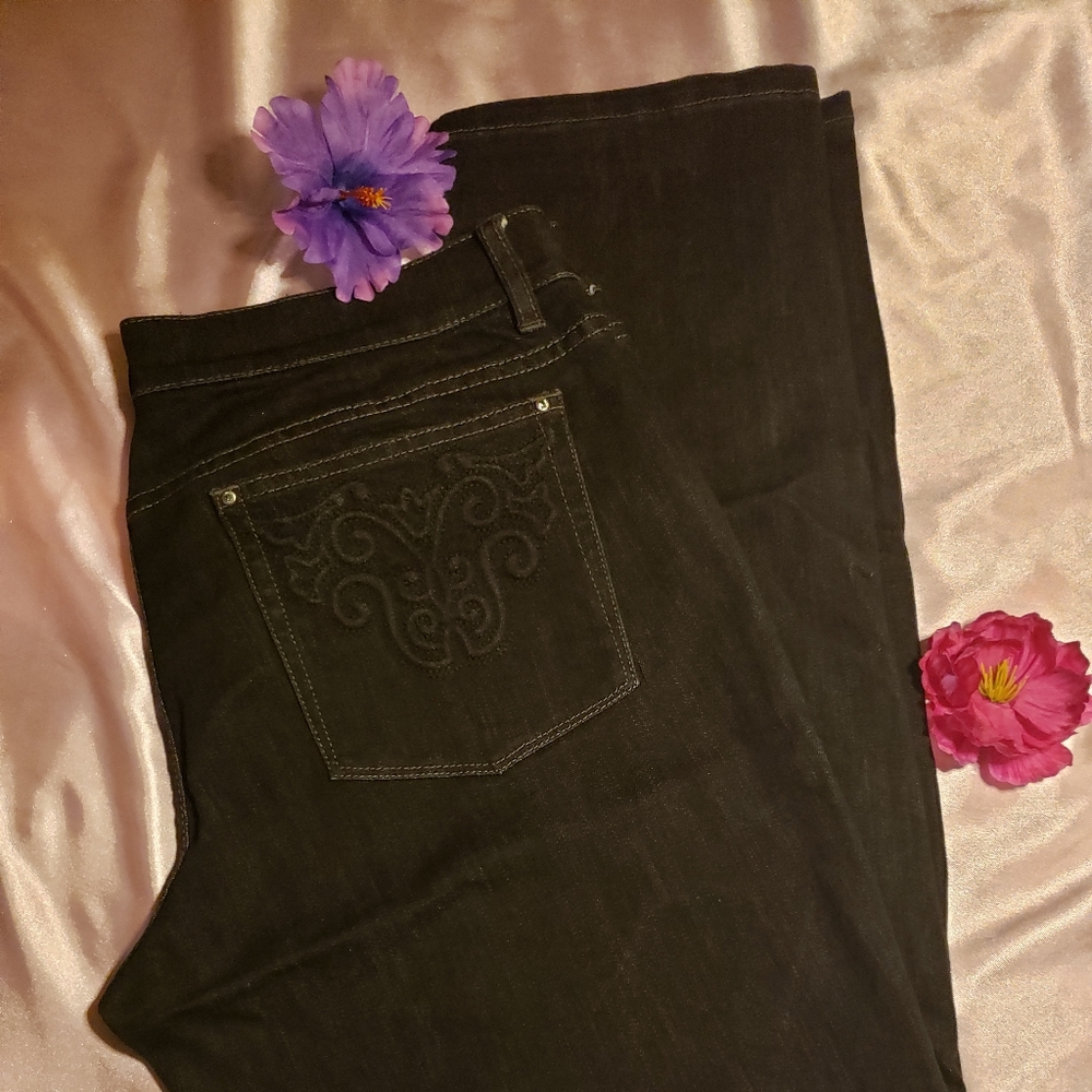 🖤Gorgeous Noir Slim Leg Jeans🖤